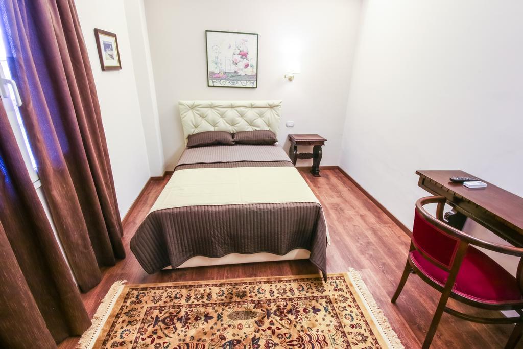 96 Guest House Reggio di Calabria Værelse billede